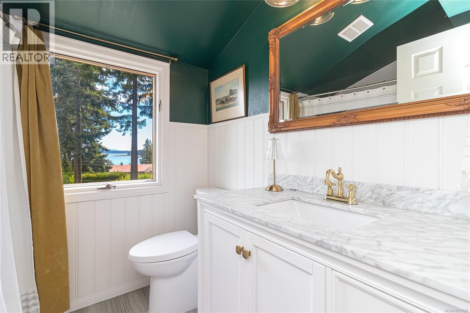  8565 Bourne Terrace, North Saanich