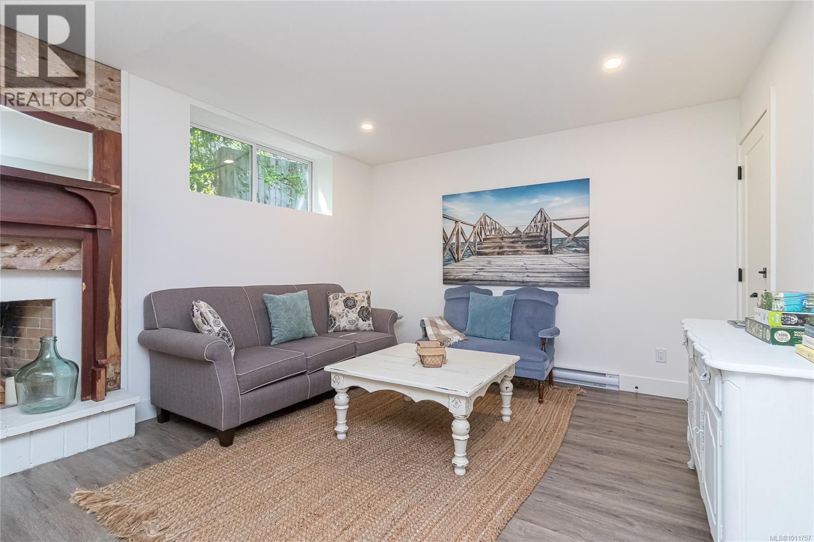  8565 Bourne Terrace, North Saanich