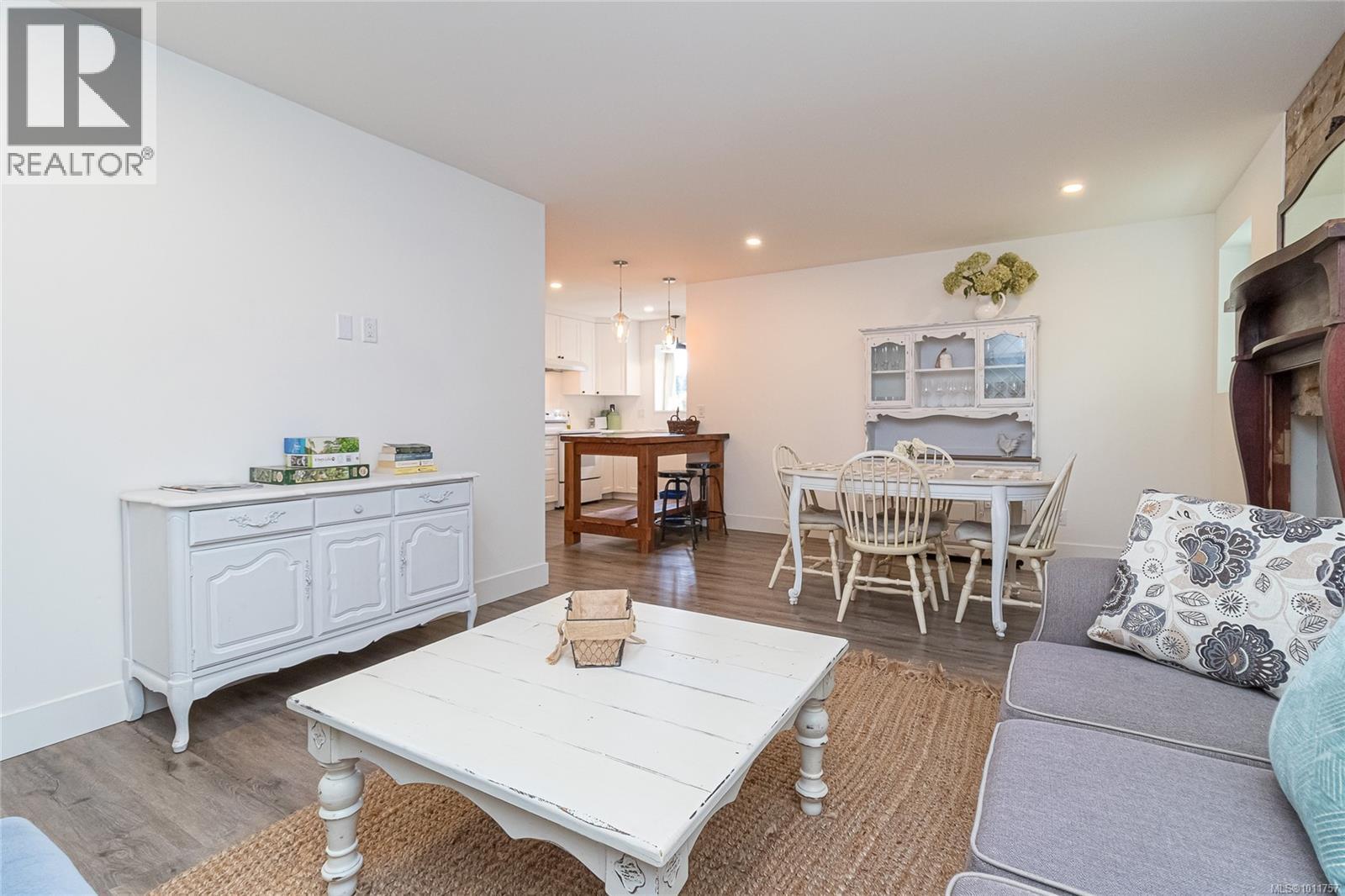  8565 Bourne Terrace, North Saanich