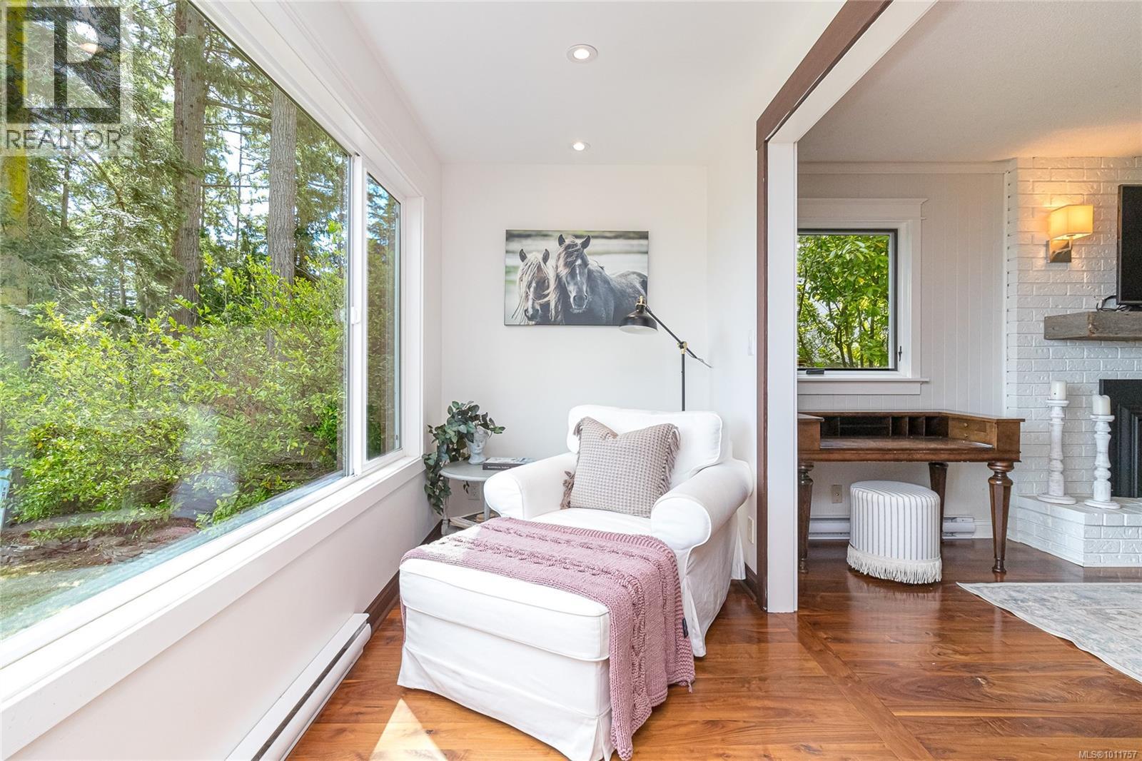  8565 Bourne Terrace, North Saanich