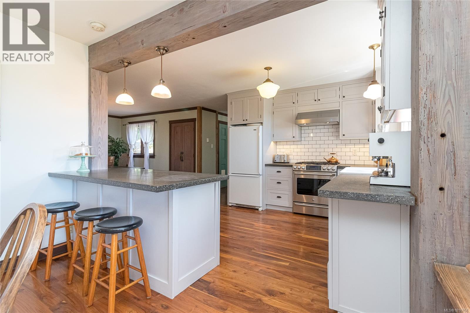  8565 Bourne Terrace, North Saanich