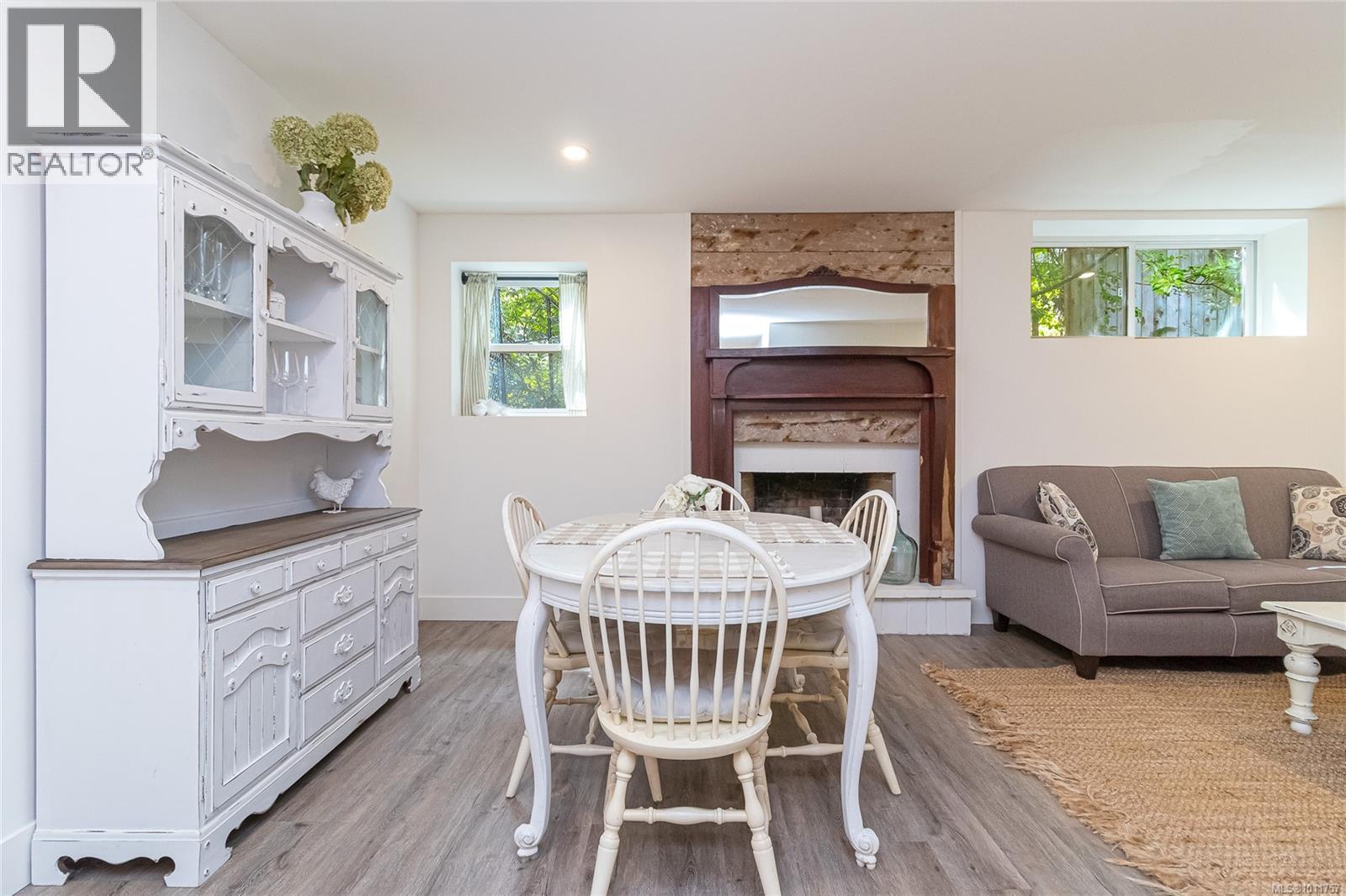  8565 Bourne Terrace, North Saanich