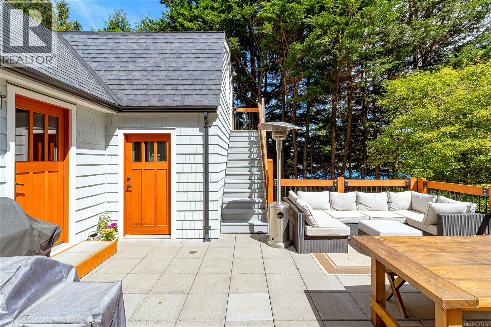  8565 Bourne Terrace, North Saanich