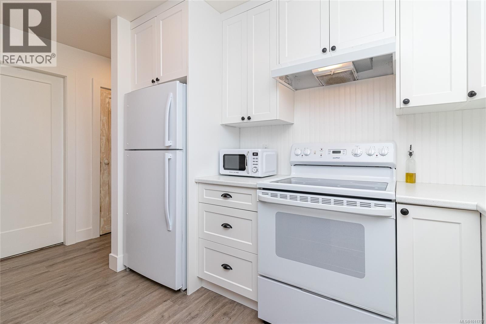  8565 Bourne Terrace, North Saanich