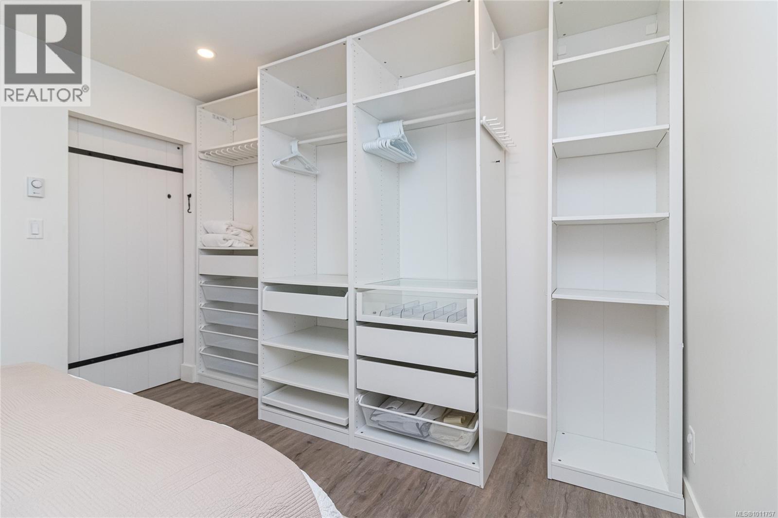 8565 Bourne Terrace, North Saanich