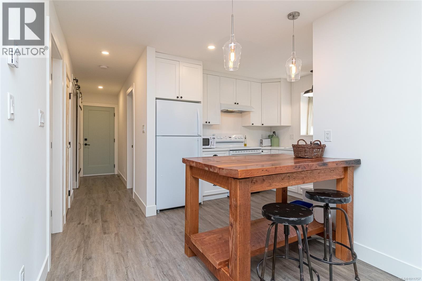  8565 Bourne Terrace, North Saanich