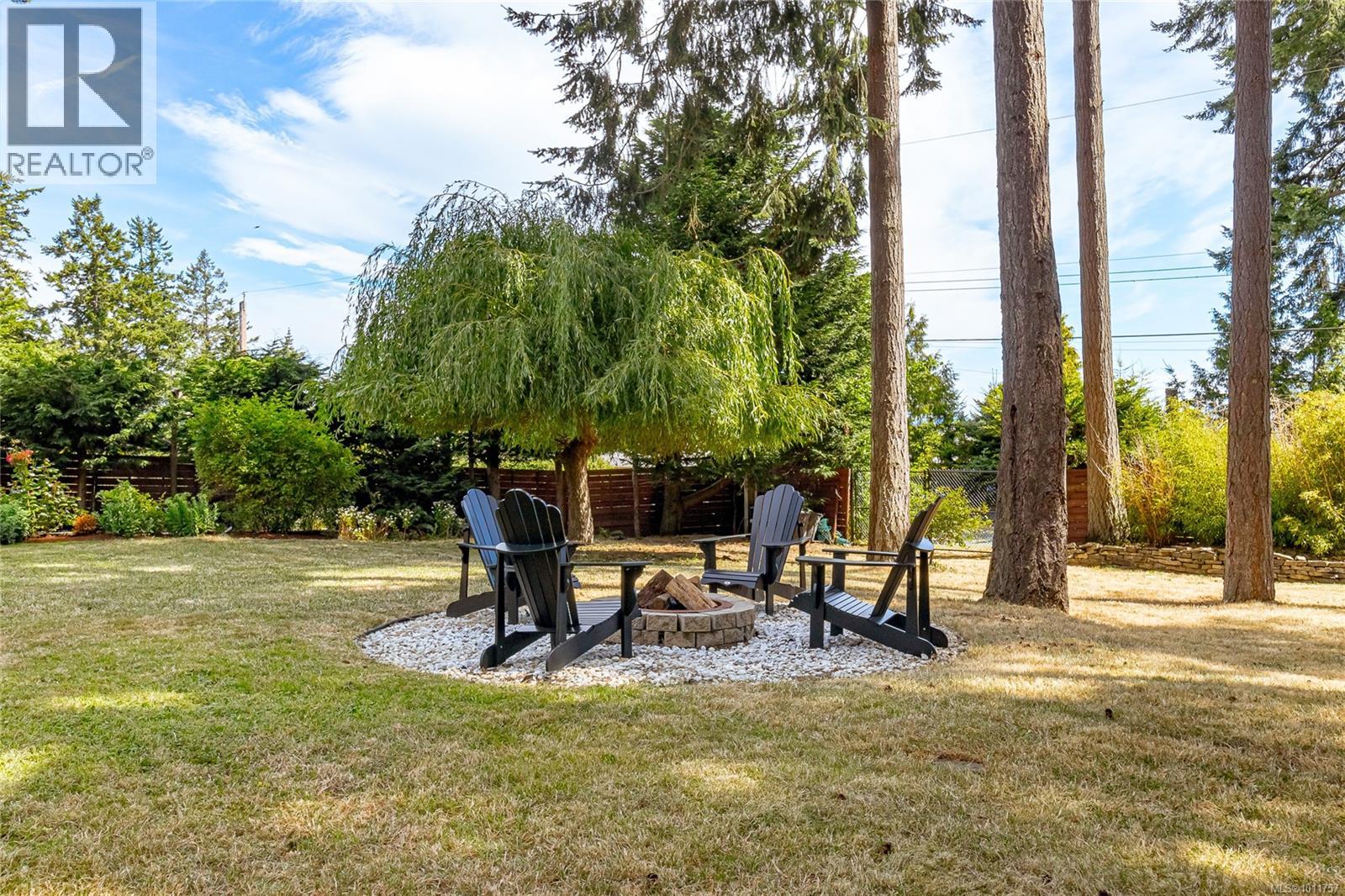  8565 Bourne Terrace, North Saanich