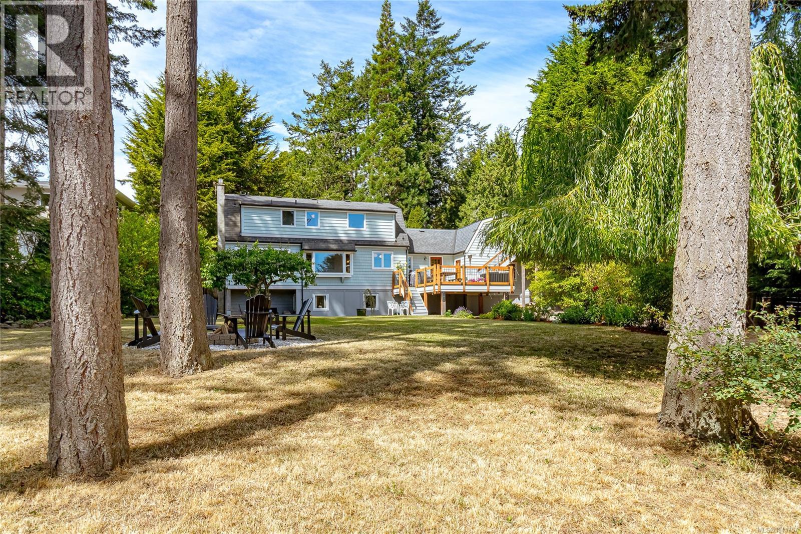  8565 Bourne Terrace, North Saanich