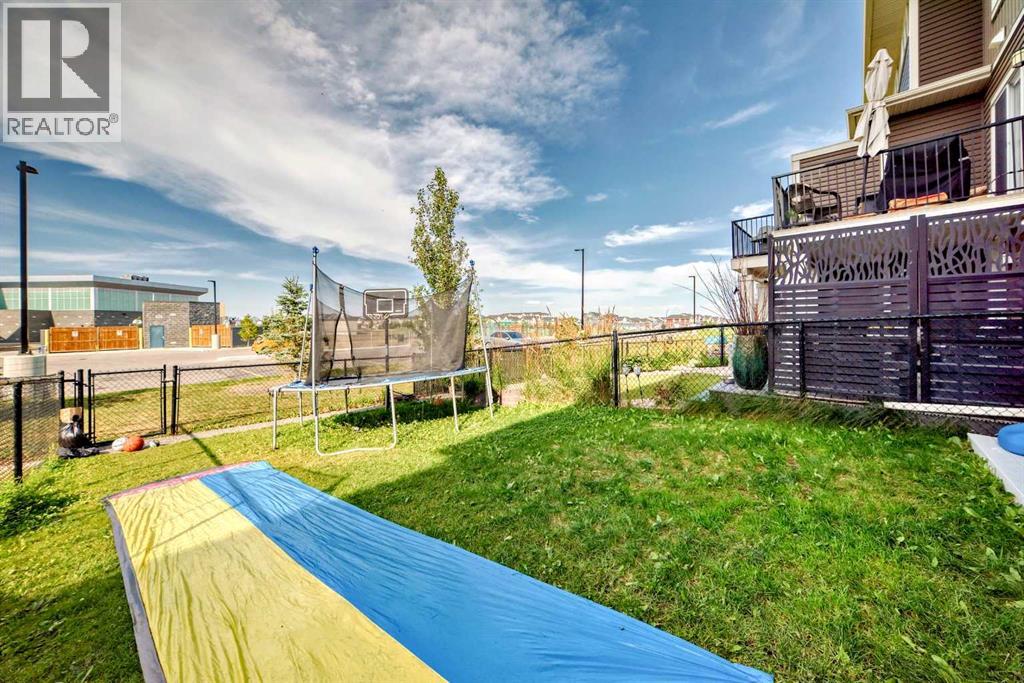 Photo 3 of 665 Hillcrest Road Sw, Airdrie AB