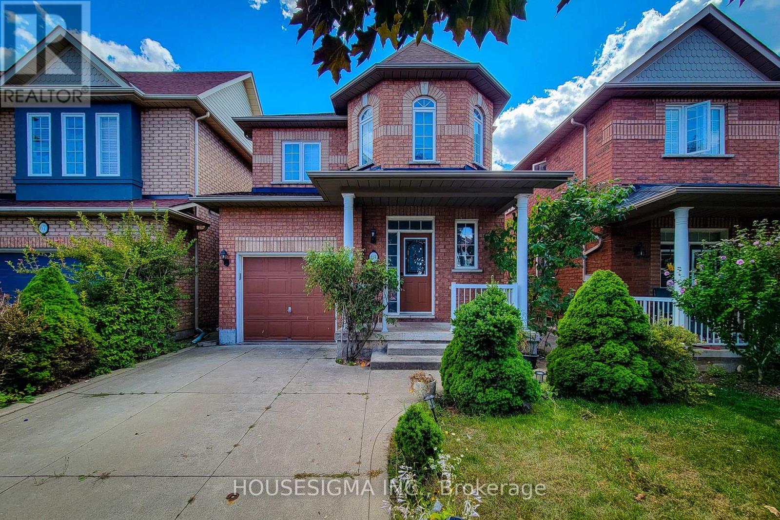 Photo 10 of Main 69 Peachwood Crescent, Hamilton ON