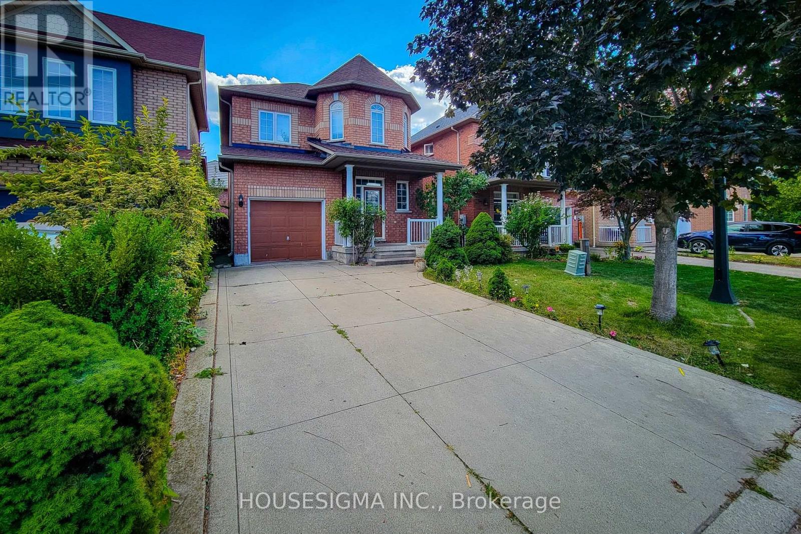 Photo 7 of Main 69 Peachwood Crescent, Hamilton ON