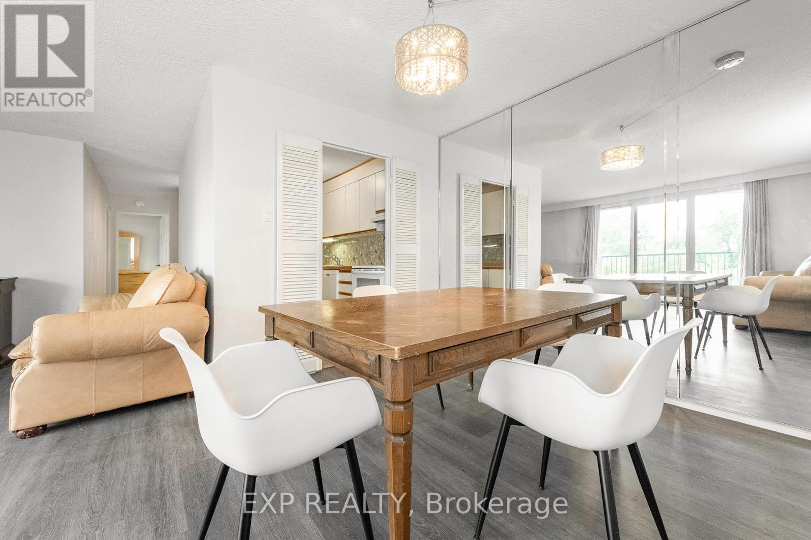 Photo 35 of 304 1025 Richmond Road, Ottawa ON