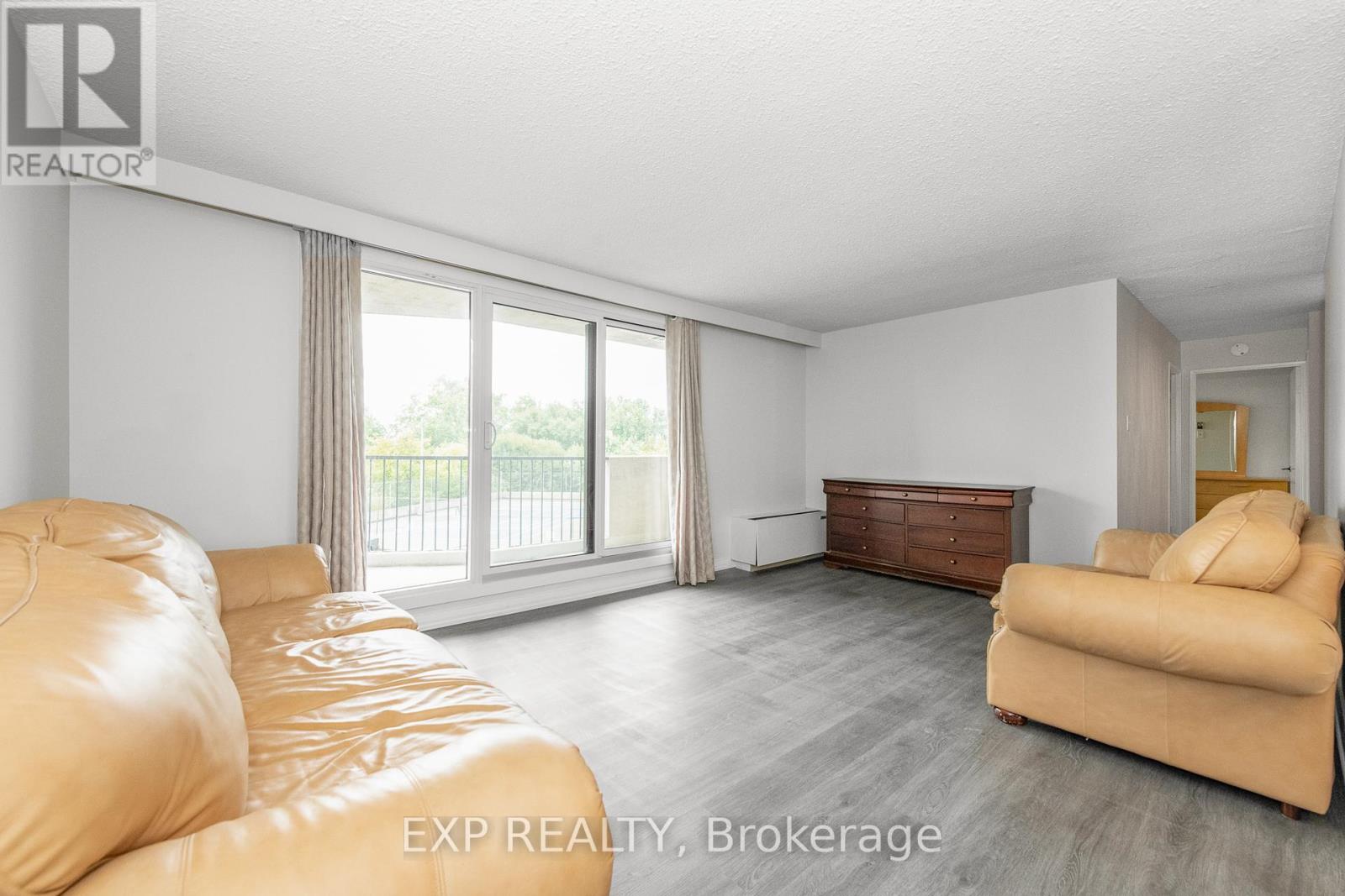 Photo 11 of 304 1025 Richmond Road, Ottawa ON