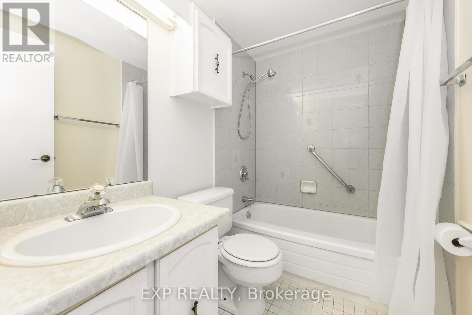 Photo 7 of 304 1025 Richmond Road, Ottawa ON