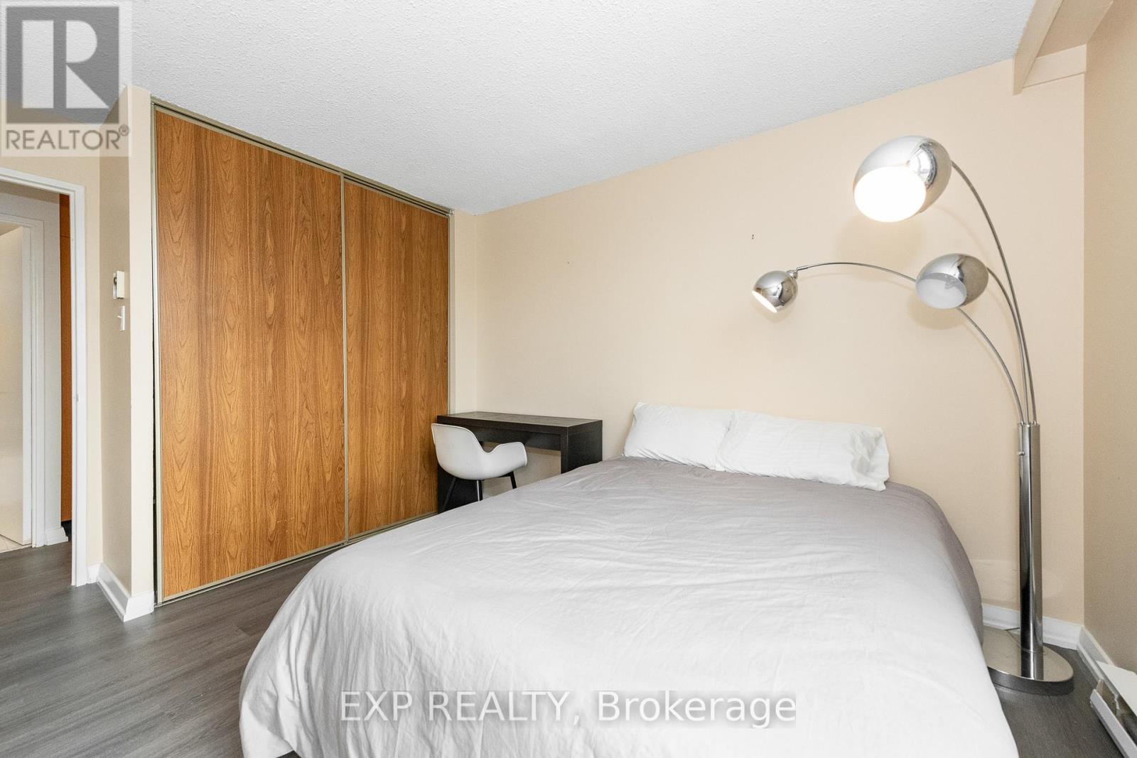 Photo 9 of 304 1025 Richmond Road, Ottawa ON