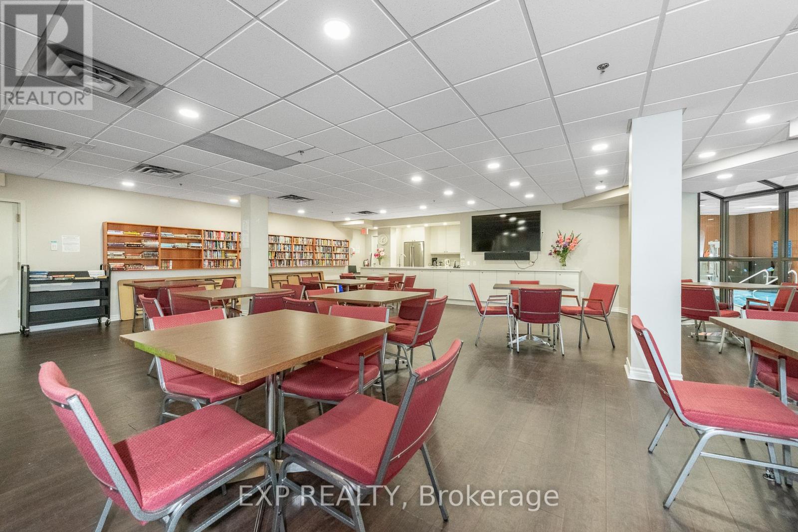 Photo 27 of 304 1025 Richmond Road, Ottawa ON