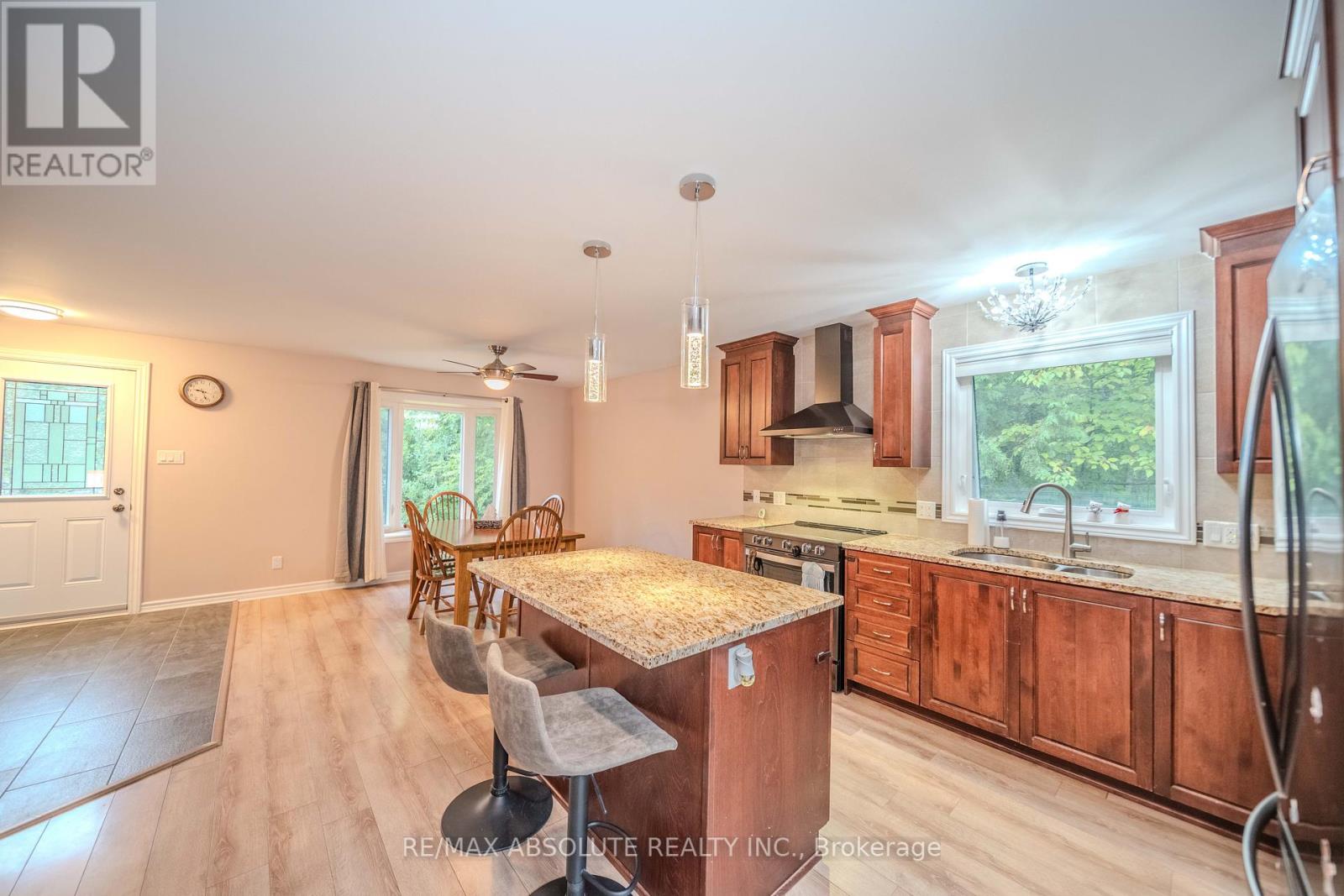 Photo 9 of 1127 Rollin Road, Clarencerockland ON