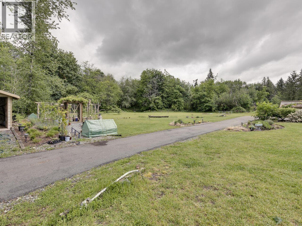 Photo 12 of 26521 Lougheed Highway, Maple Ridge BC