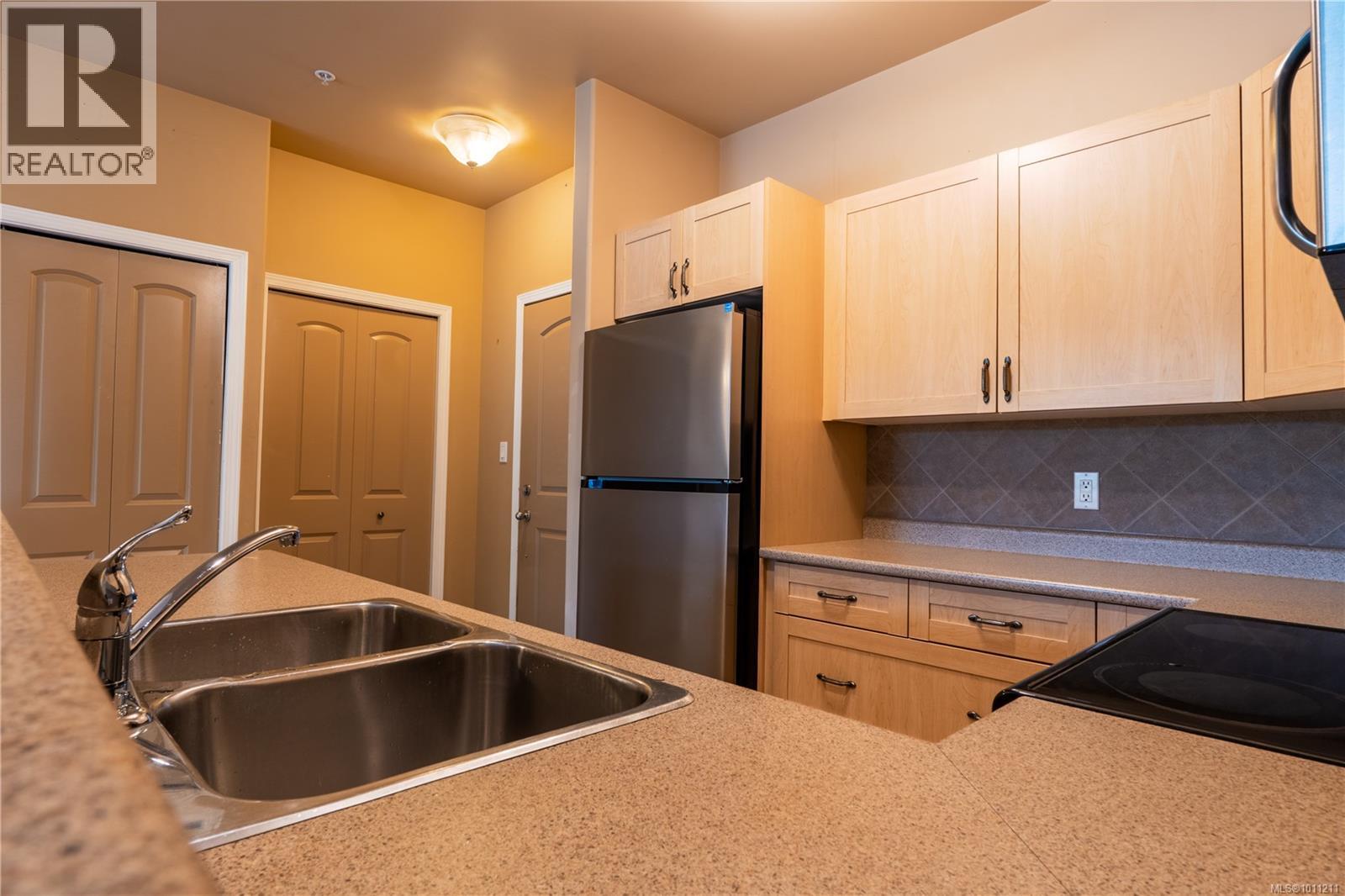 Photo 5 of 306 2706 Peatt Rd, Langford BC
