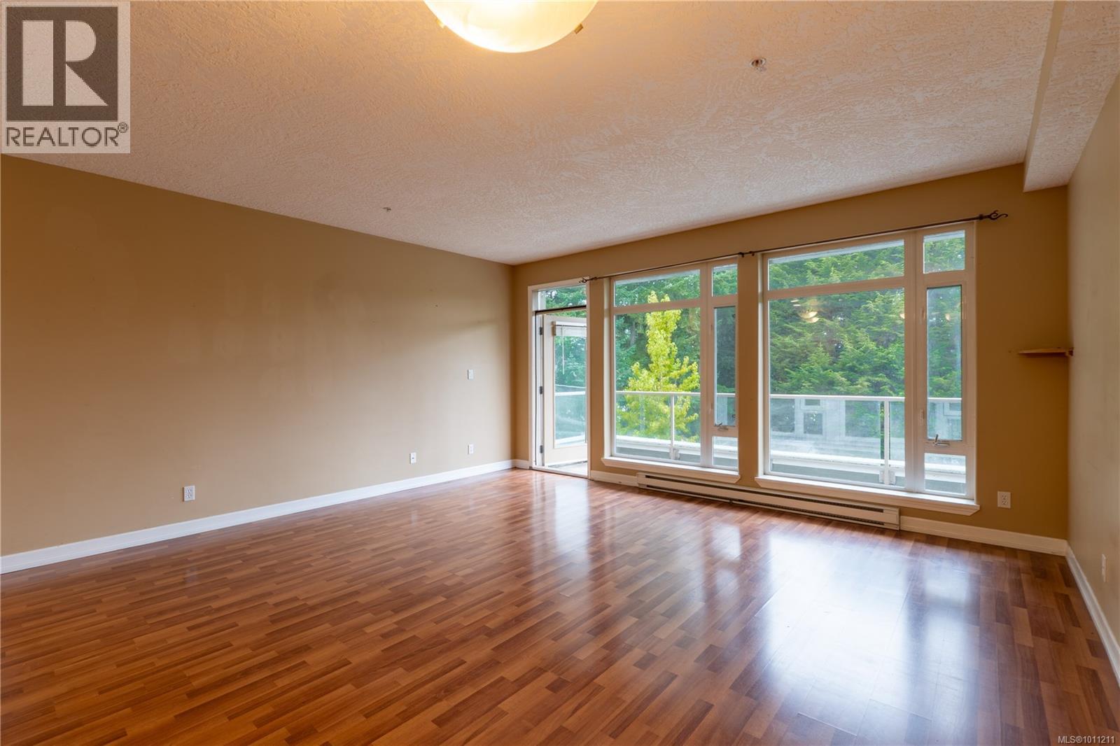 Photo 14 of 306 2706 Peatt Rd, Langford BC