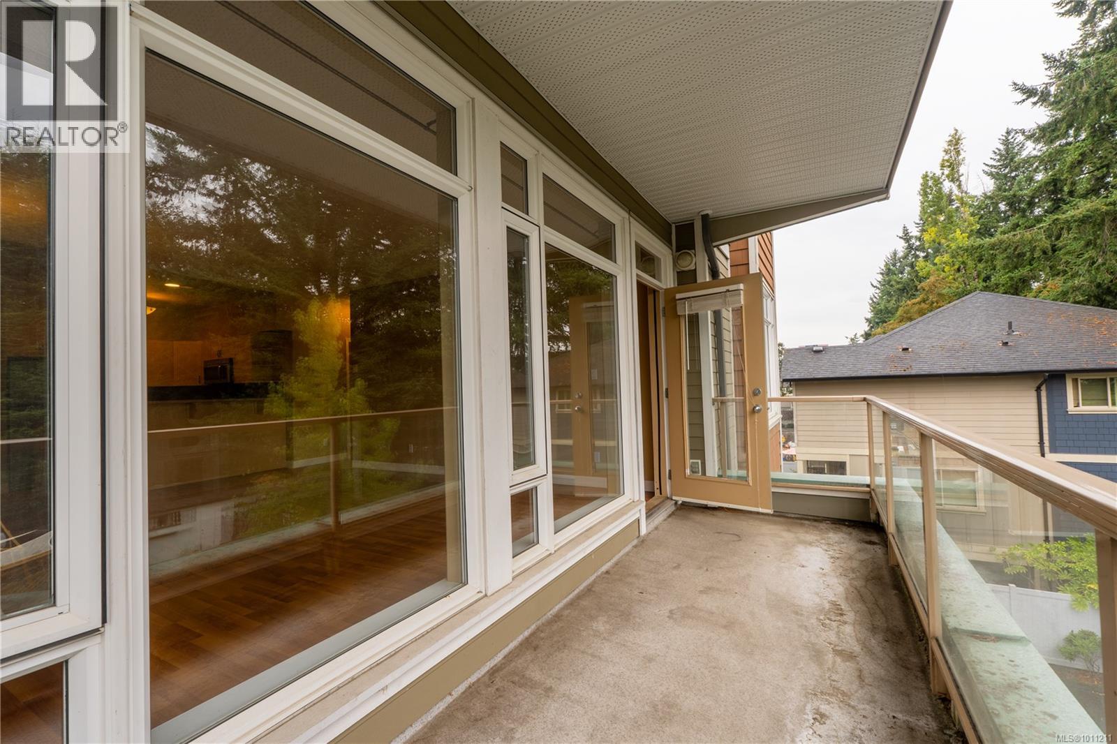 Photo 10 of 306 2706 Peatt Rd, Langford BC