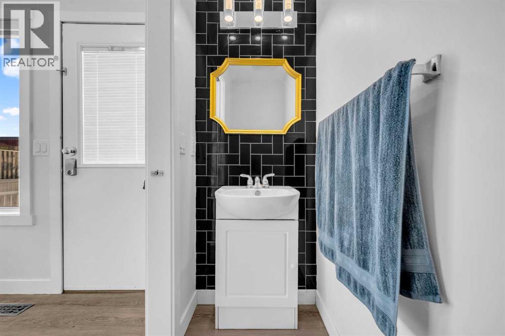 Photo 13 of 216 Covehaven Road Ne, Calgary AB