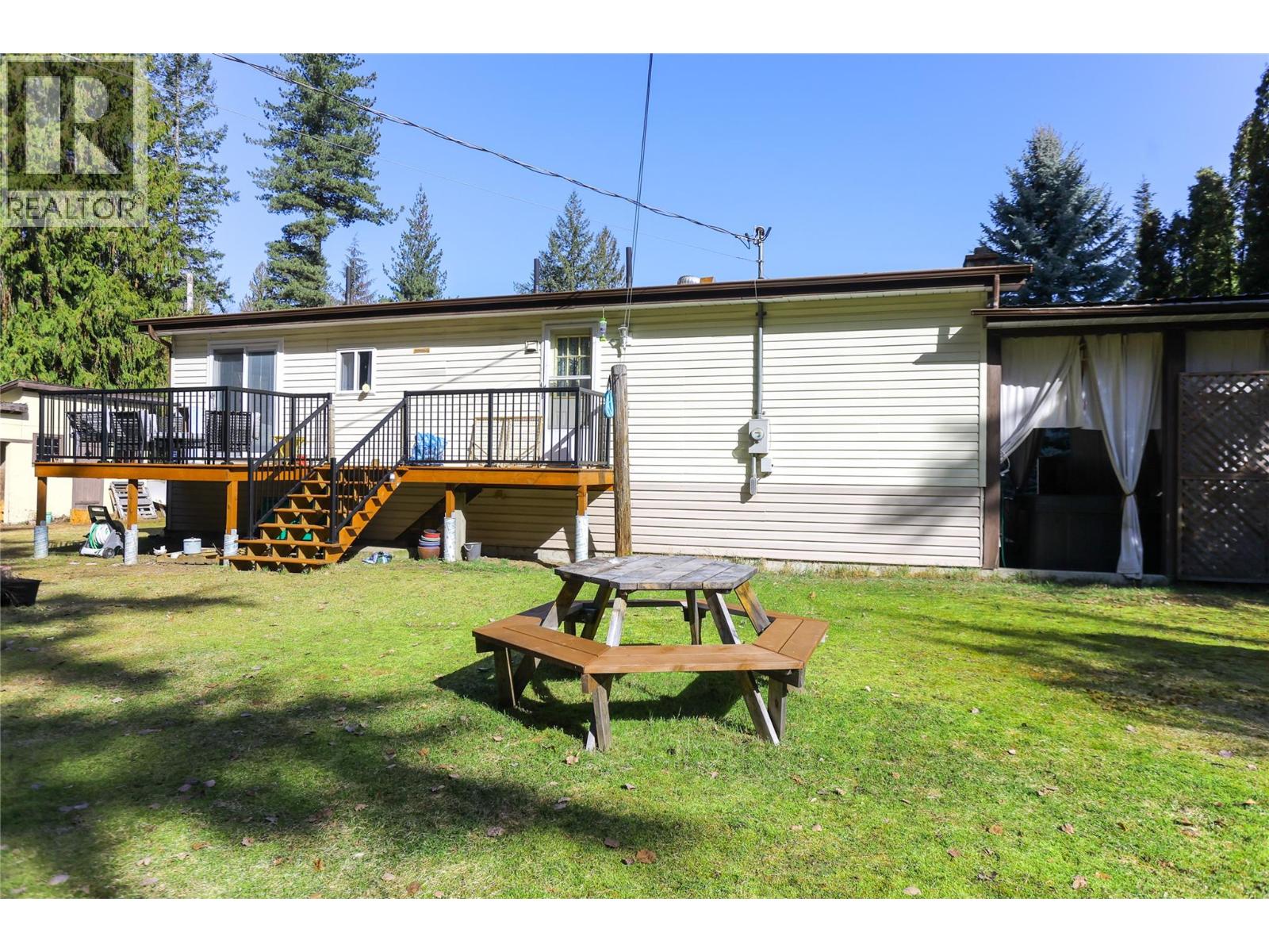 Photo 1 of 4366 Poplar Ridge Crescent, Crescent Valley BC