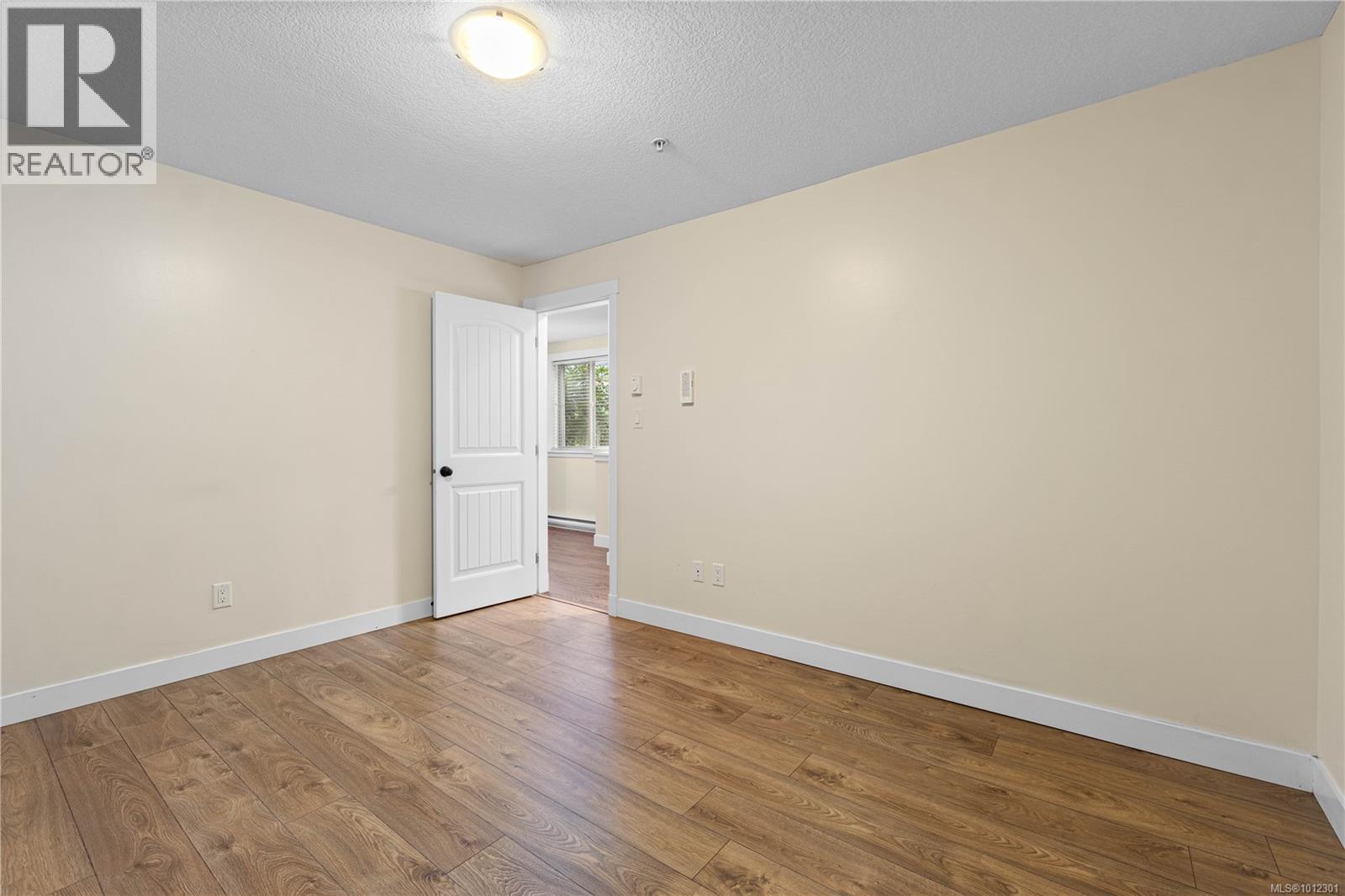 Photo 14 of 1 446 Milton St, Nanaimo BC