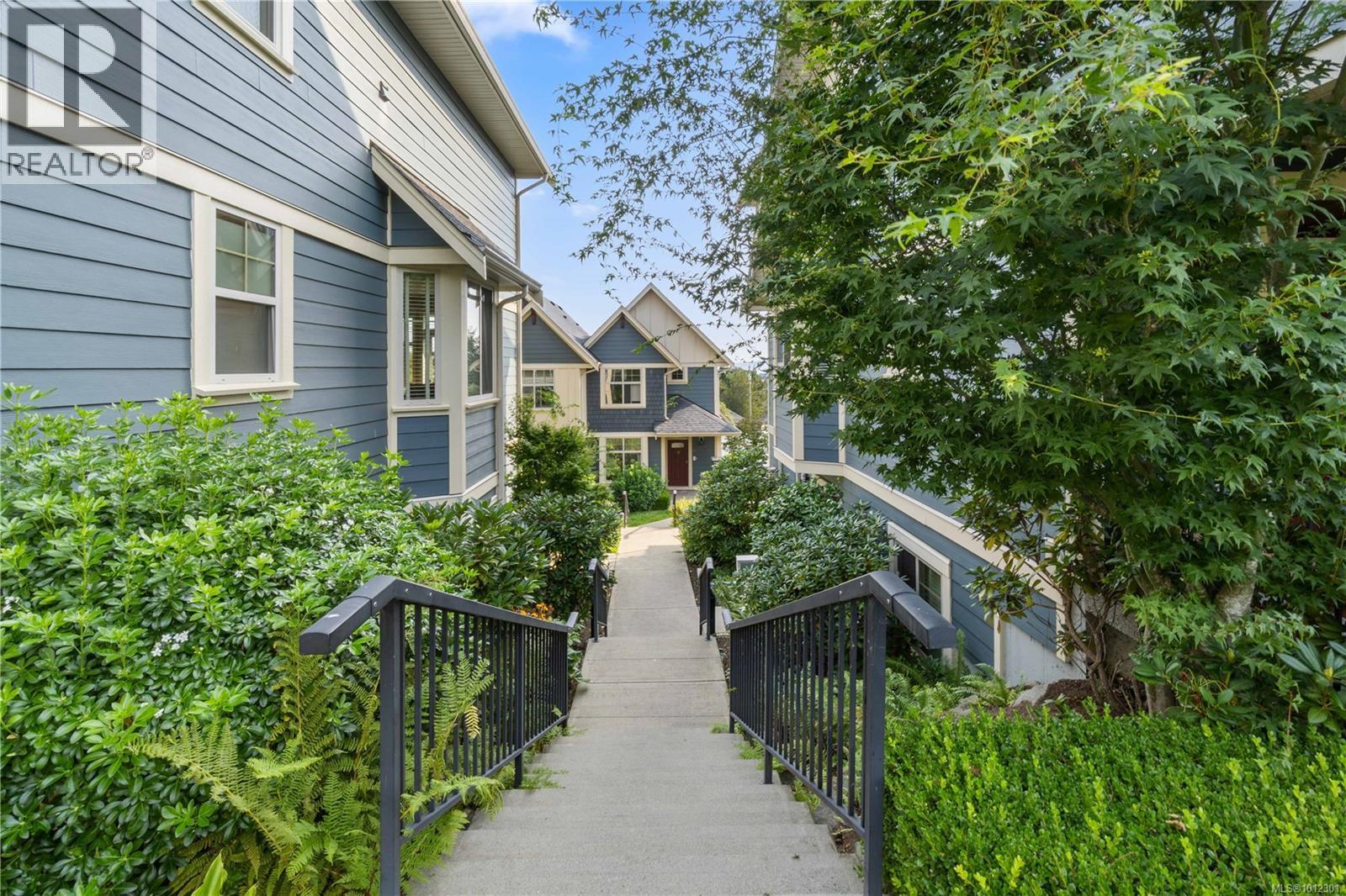 Photo 3 of 1 446 Milton St, Nanaimo BC