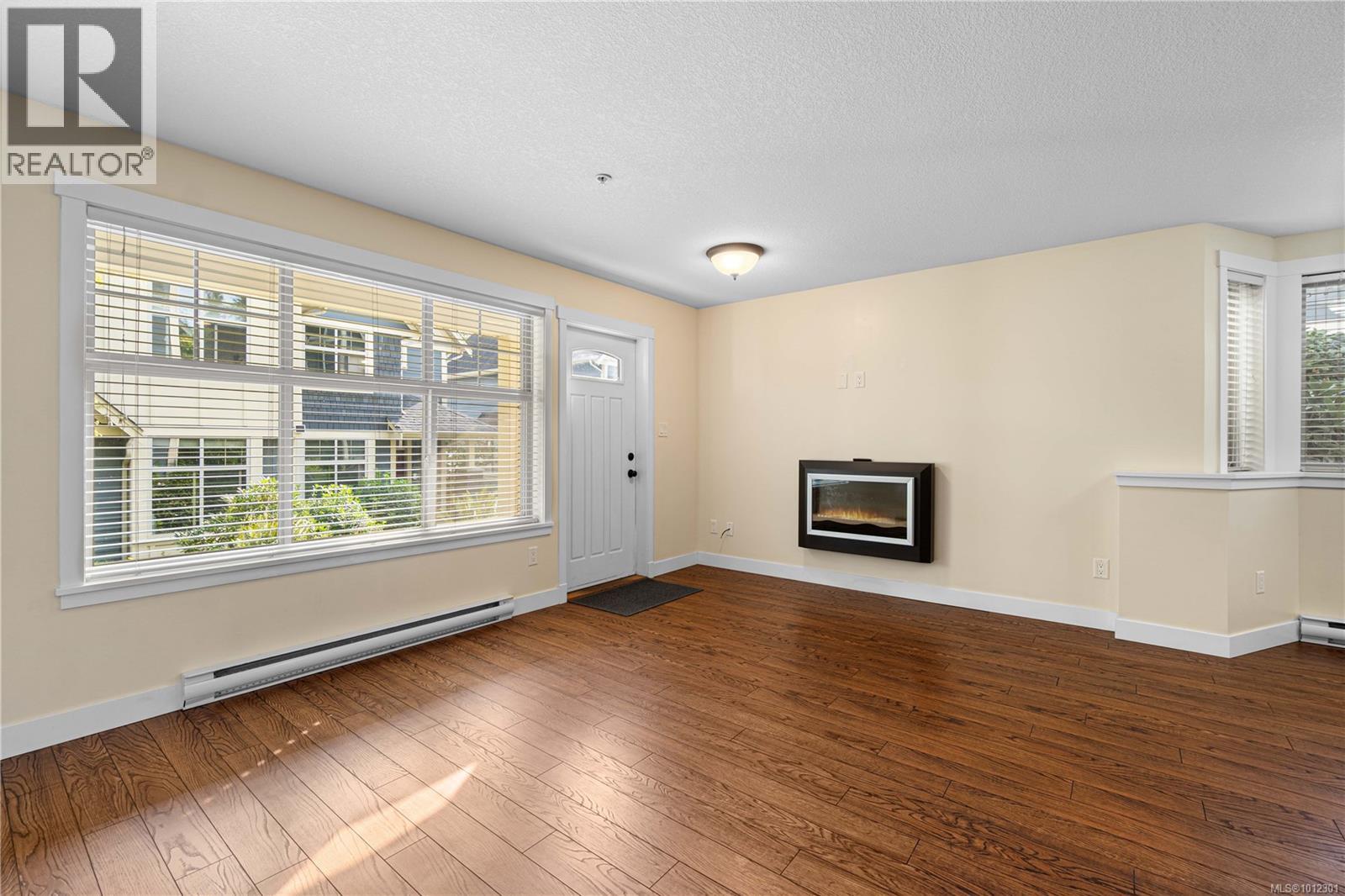 Photo 7 of 1 446 Milton St, Nanaimo BC