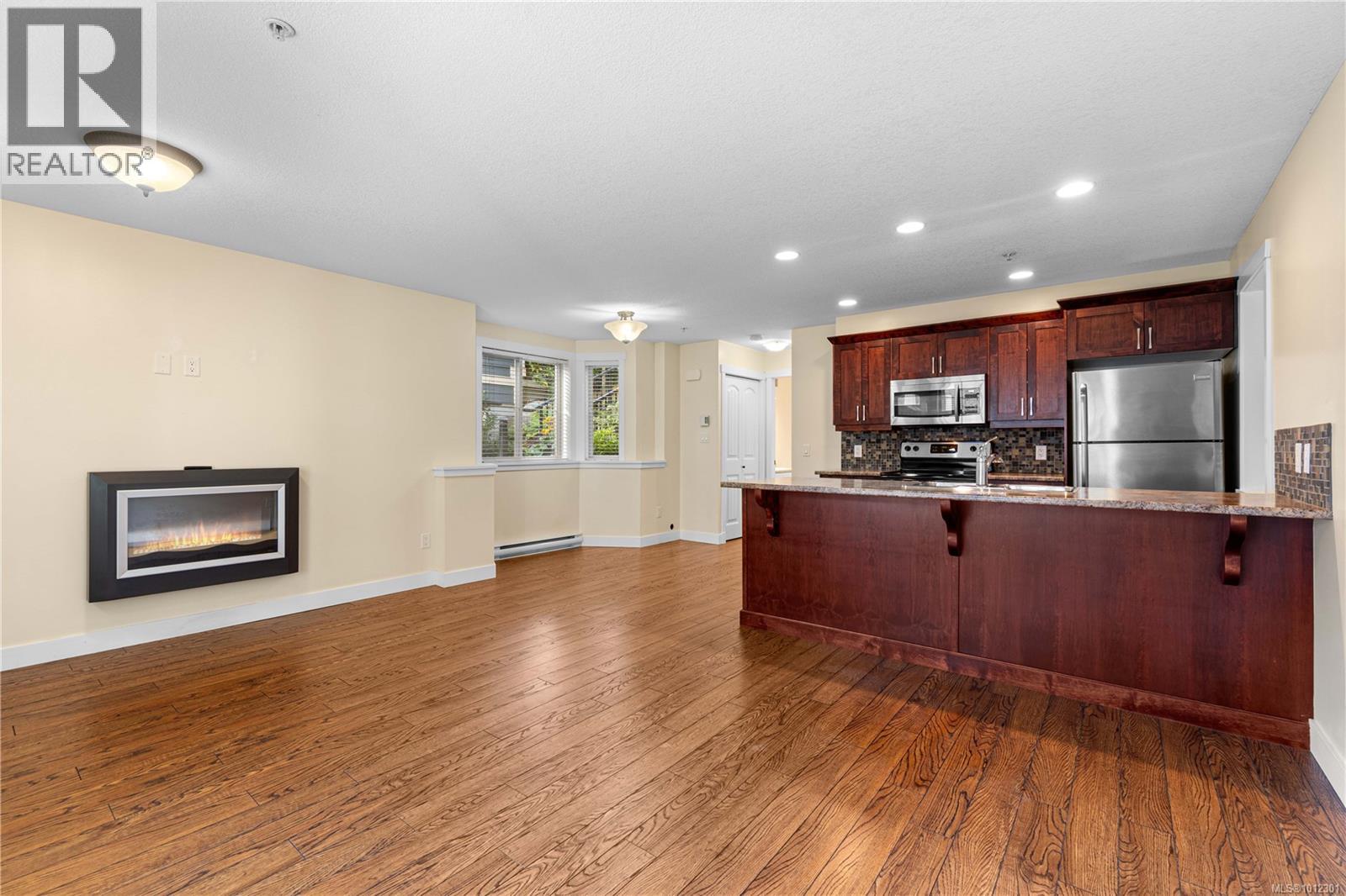 Photo 9 of 1 446 Milton St, Nanaimo BC