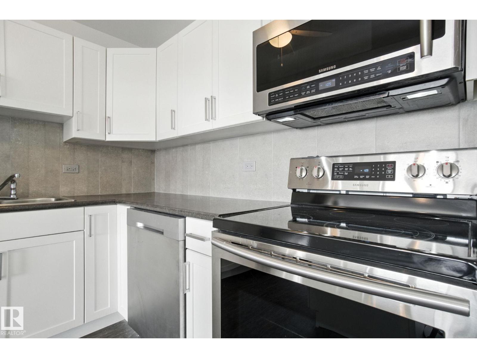 Photo 6 of 703 9908 114 St Nw, Edmonton AB