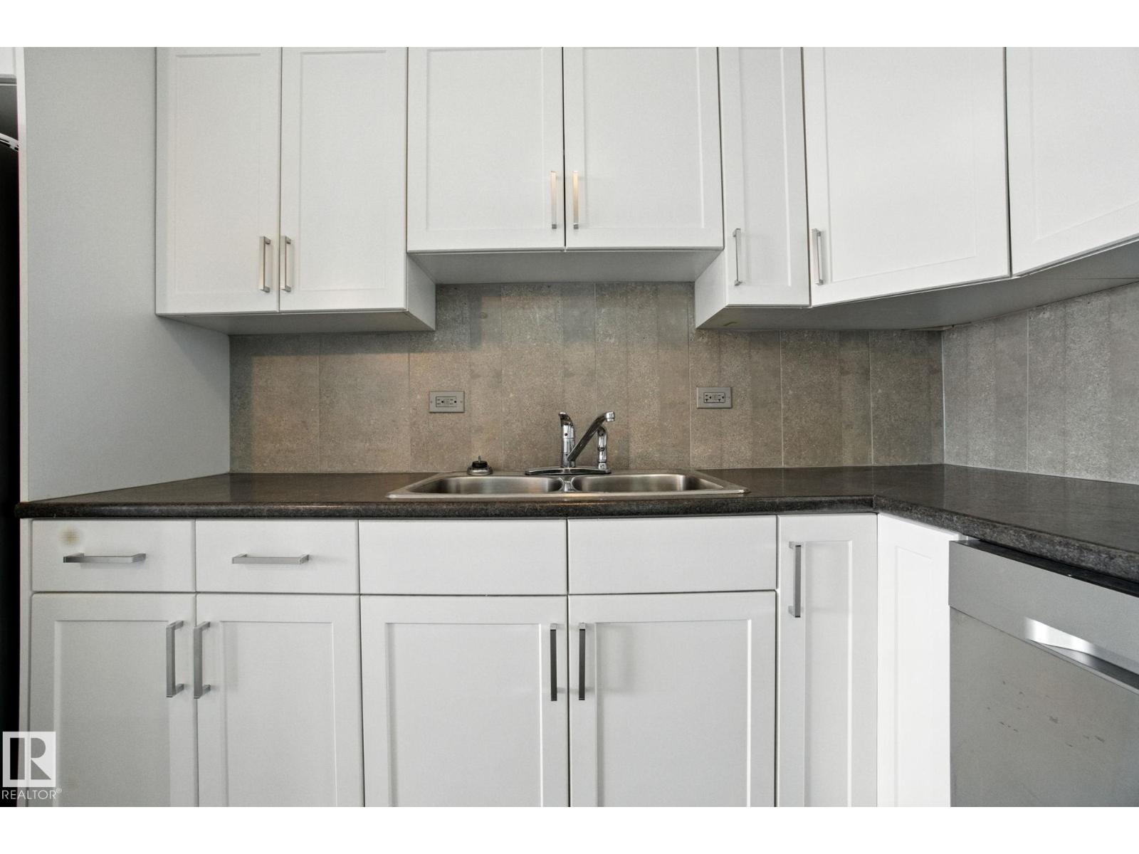 Photo 55 of 703 9908 114 St Nw, Edmonton AB