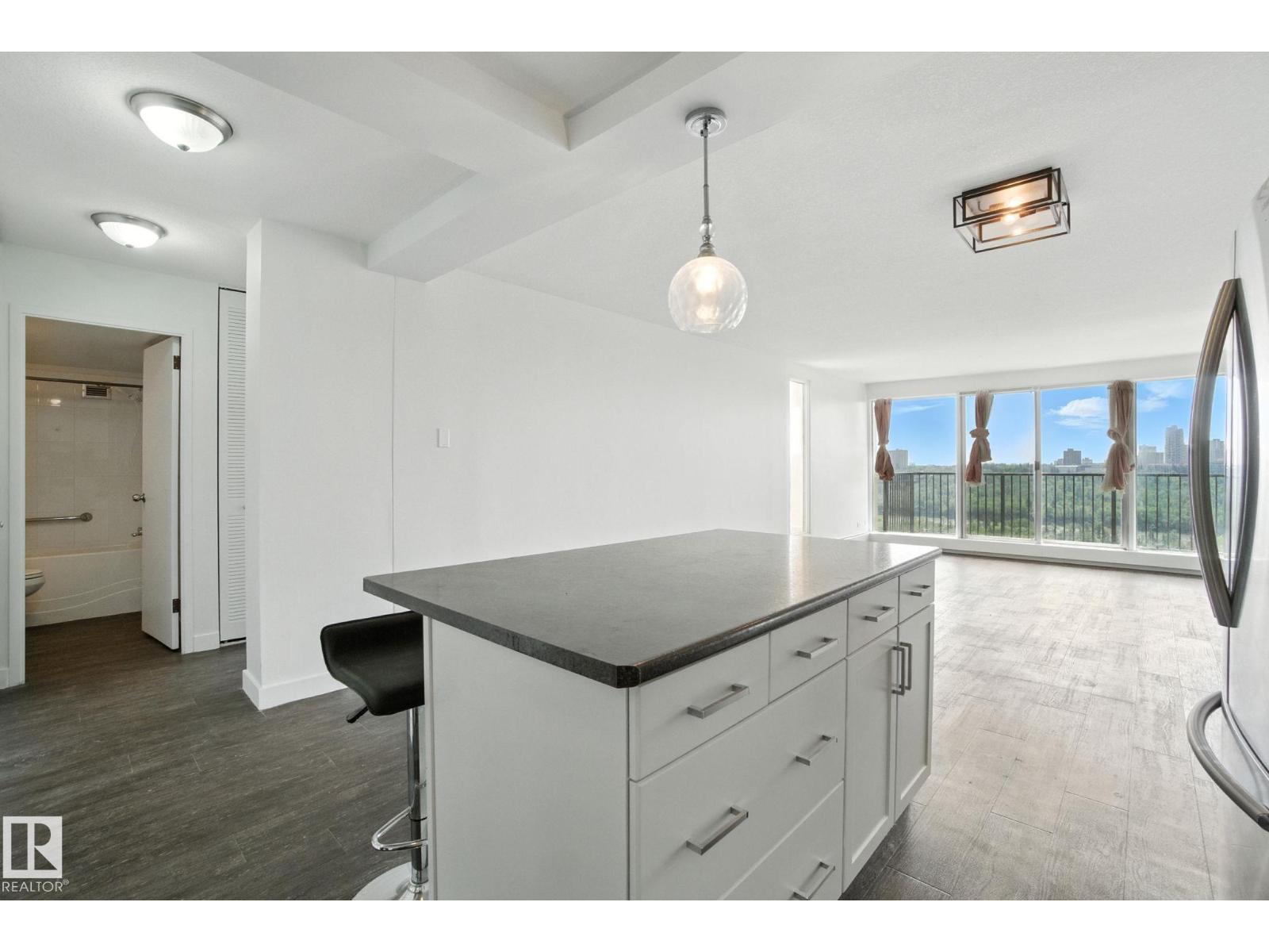 Photo 40 of 703 9908 114 St Nw, Edmonton AB