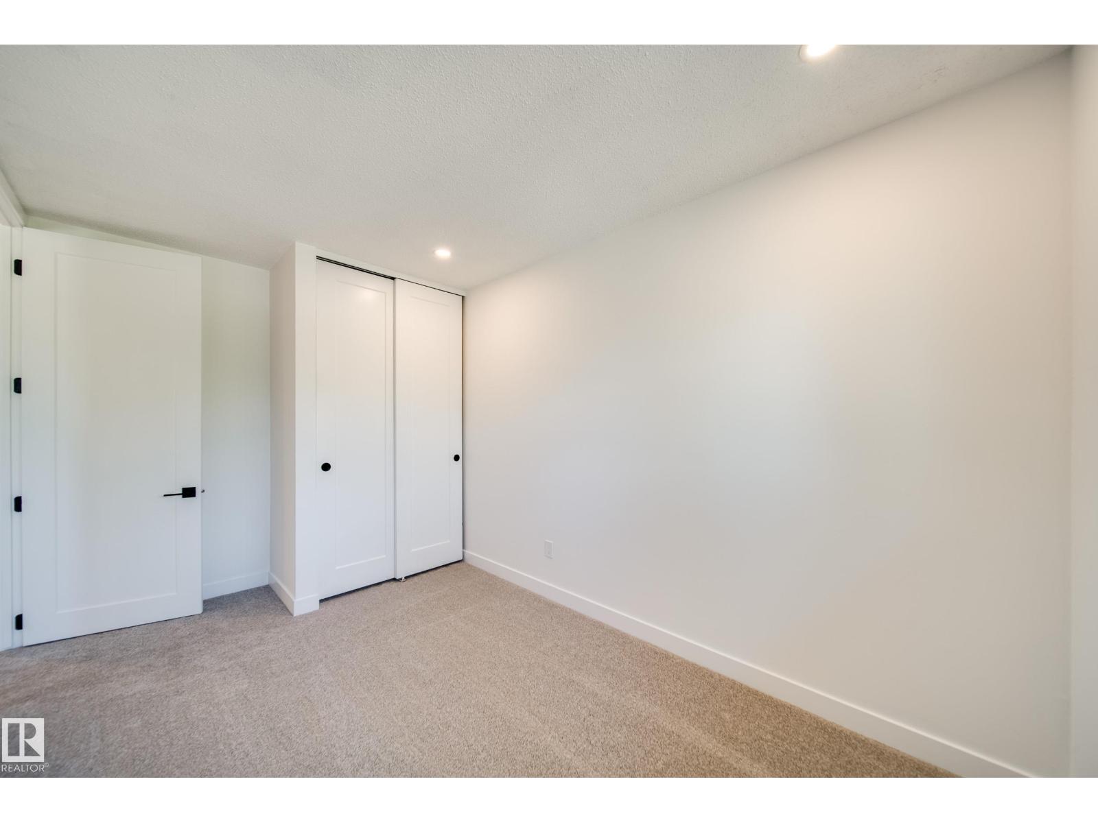 Photo 23 of 9949 171 Av Nw, Edmonton AB