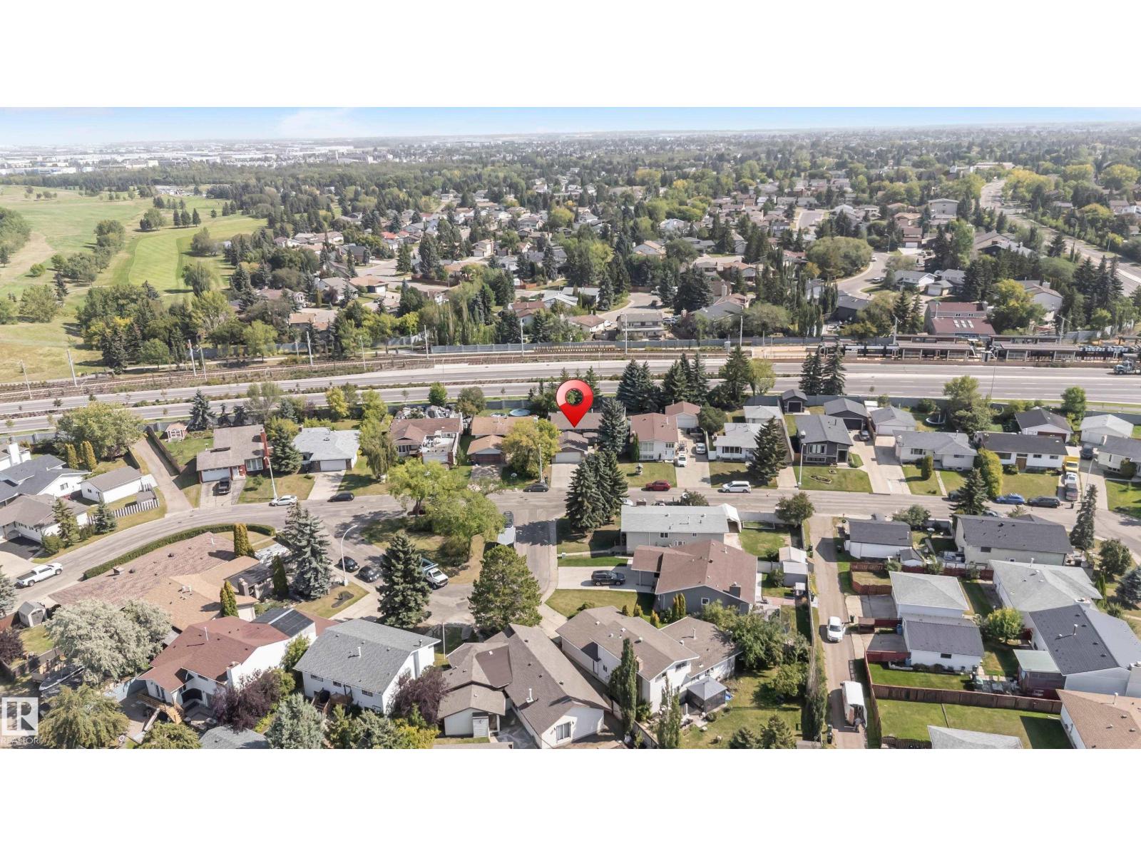 Photo 29 of 3923 67 St Nw, Edmonton AB