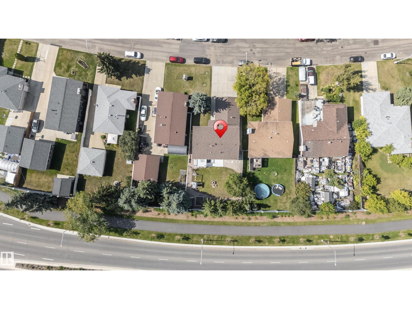 Photo 24 of 3923 67 St Nw, Edmonton AB