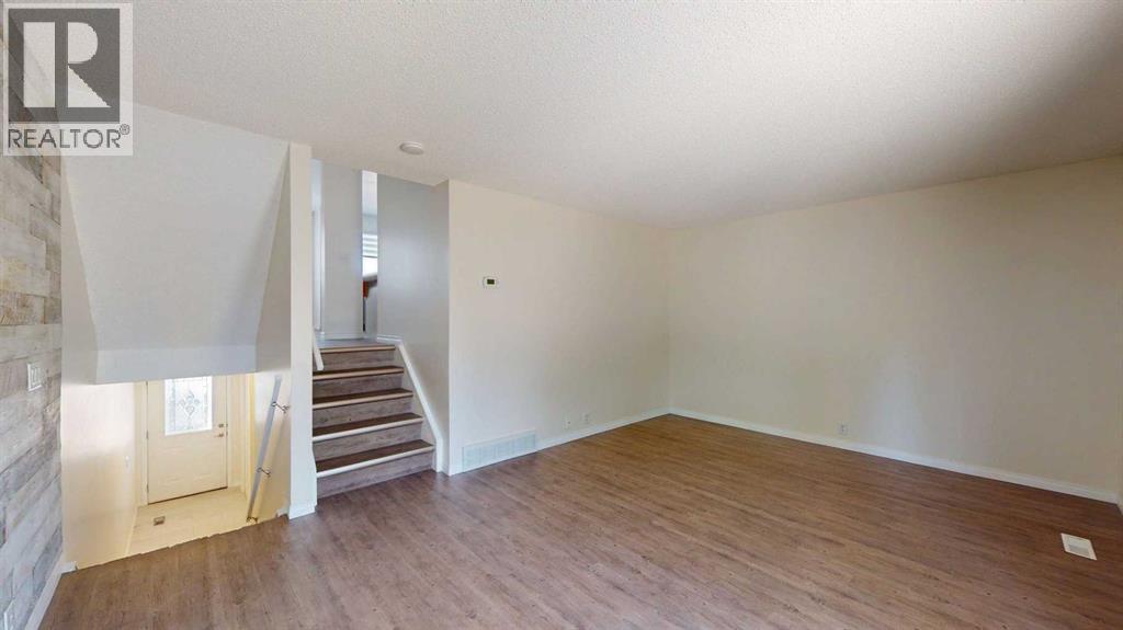 Photo 9 of 128 Wallace Place, Fort Mcmurray AB