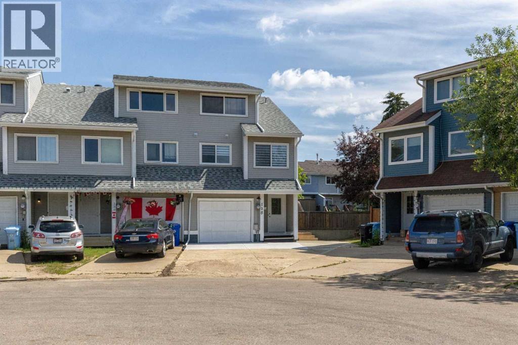 Photo 2 of 128 Wallace Place, Fort Mcmurray AB