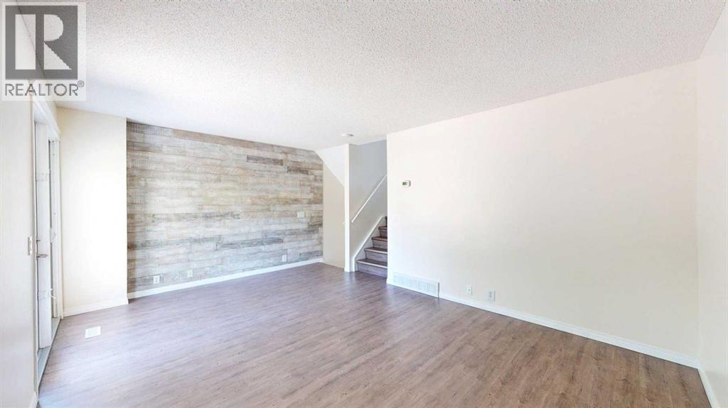 Photo 8 of 128 Wallace Place, Fort Mcmurray AB