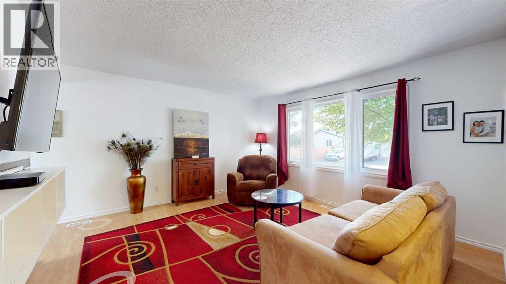 Photo 11 of 53 Fitzsimmons Avenue, Fort Mcmurray AB