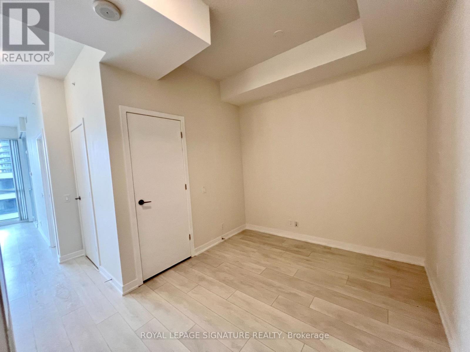 Photo 10 of 802 2200 Lakeshore Boulevard W, Toronto ON