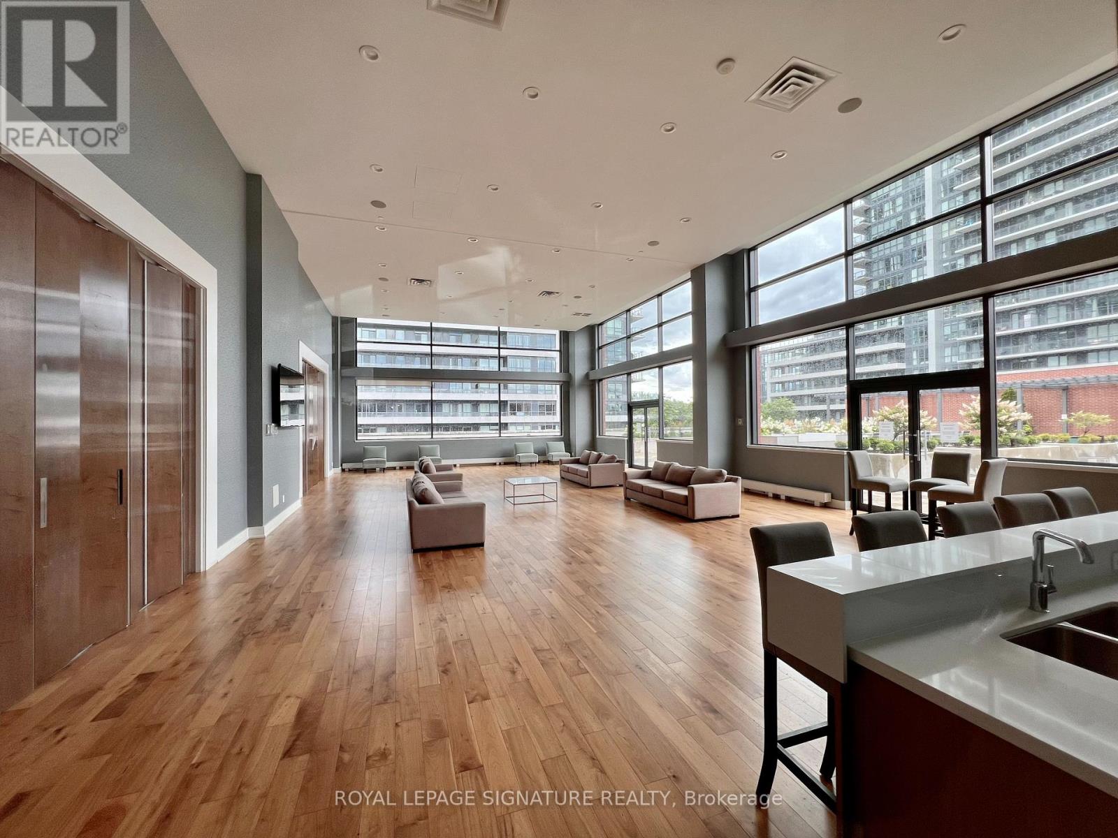 Photo 25 of 802 2200 Lakeshore Boulevard W, Toronto ON