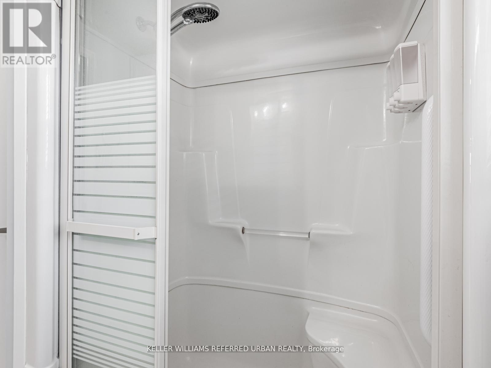 Photo 9 of 114 Tecumseth Pines Drive, New Tecumseth ON