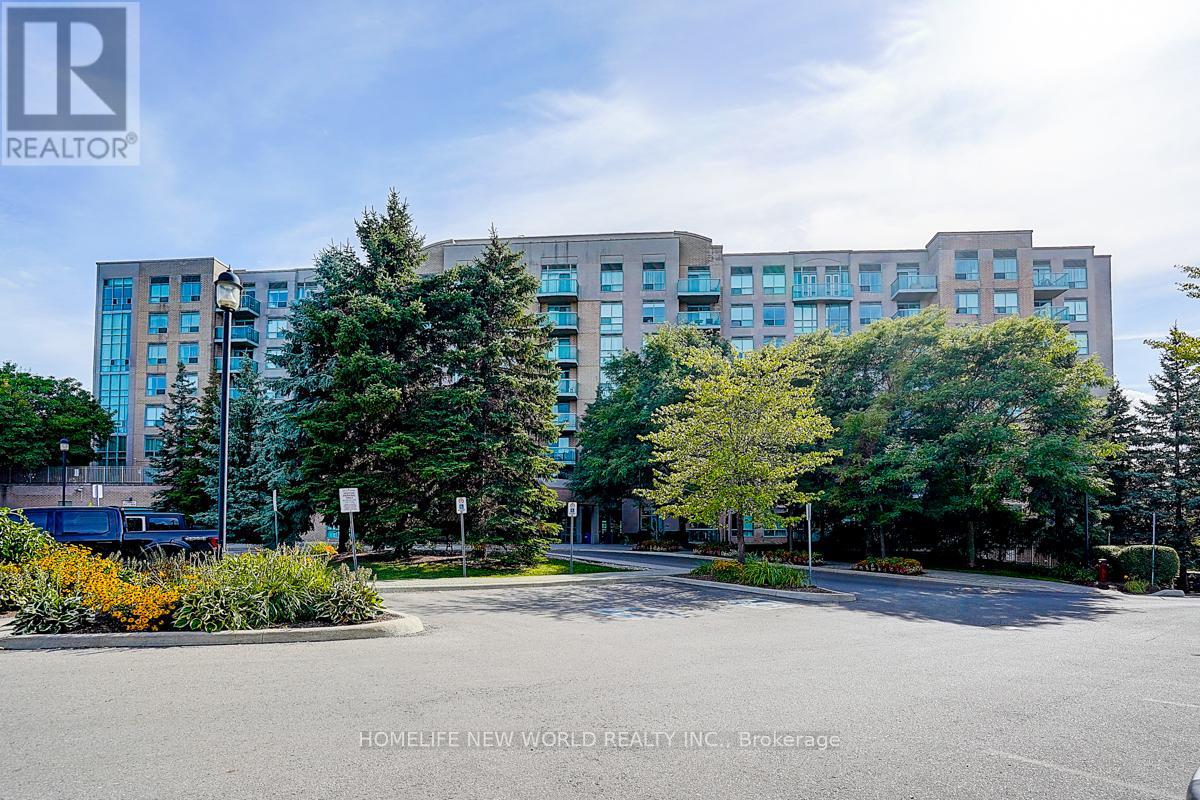 Photo 1 of 623 3 Ellesmere Street, Richmond Hill ON