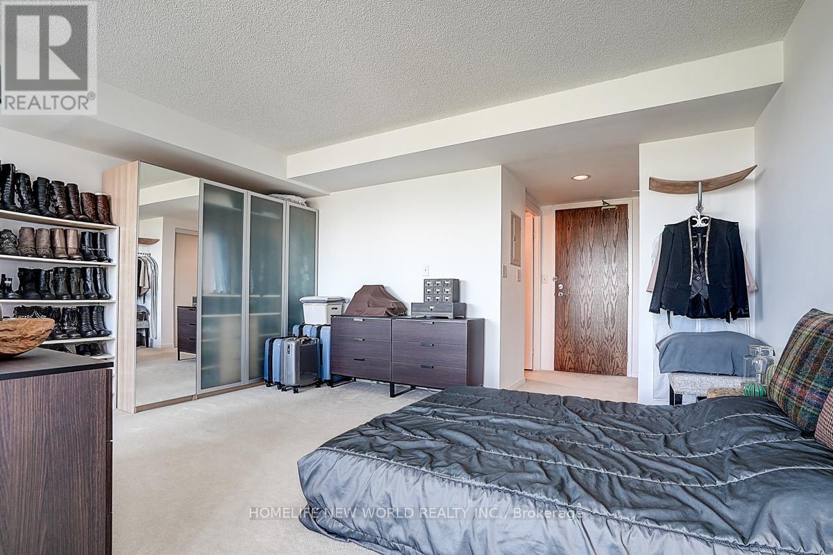 Photo 24 of 623 3 Ellesmere Street, Richmond Hill ON