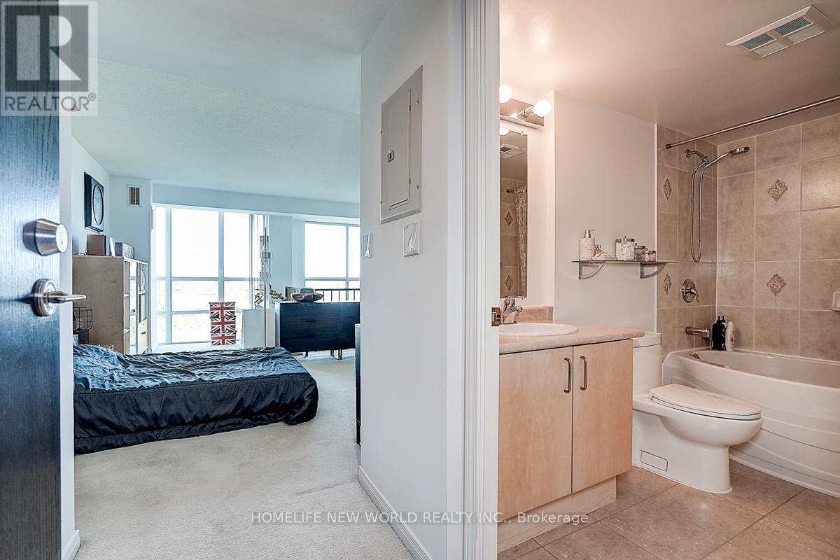 Photo 25 of 623 3 Ellesmere Street, Richmond Hill ON
