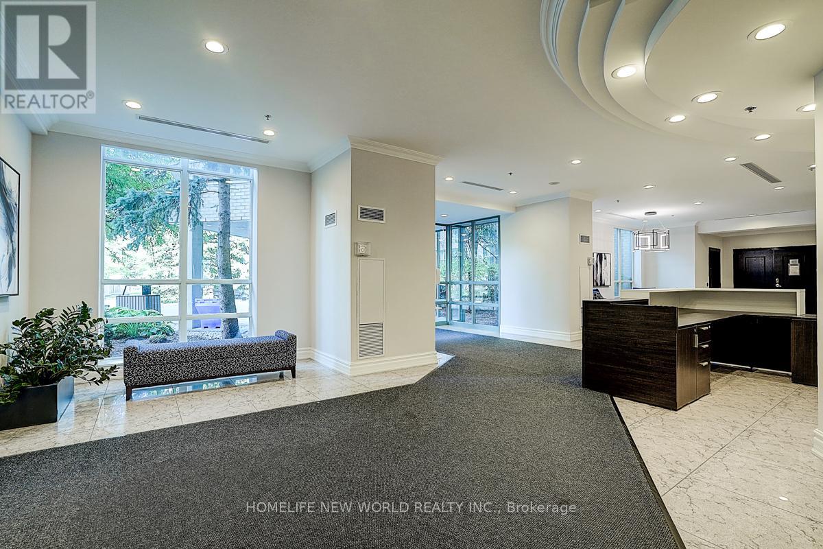 Photo 6 of 623 3 Ellesmere Street, Richmond Hill ON