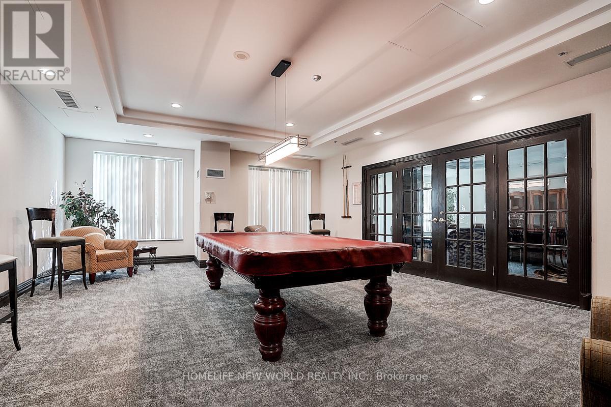 Photo 8 of 623 3 Ellesmere Street, Richmond Hill ON