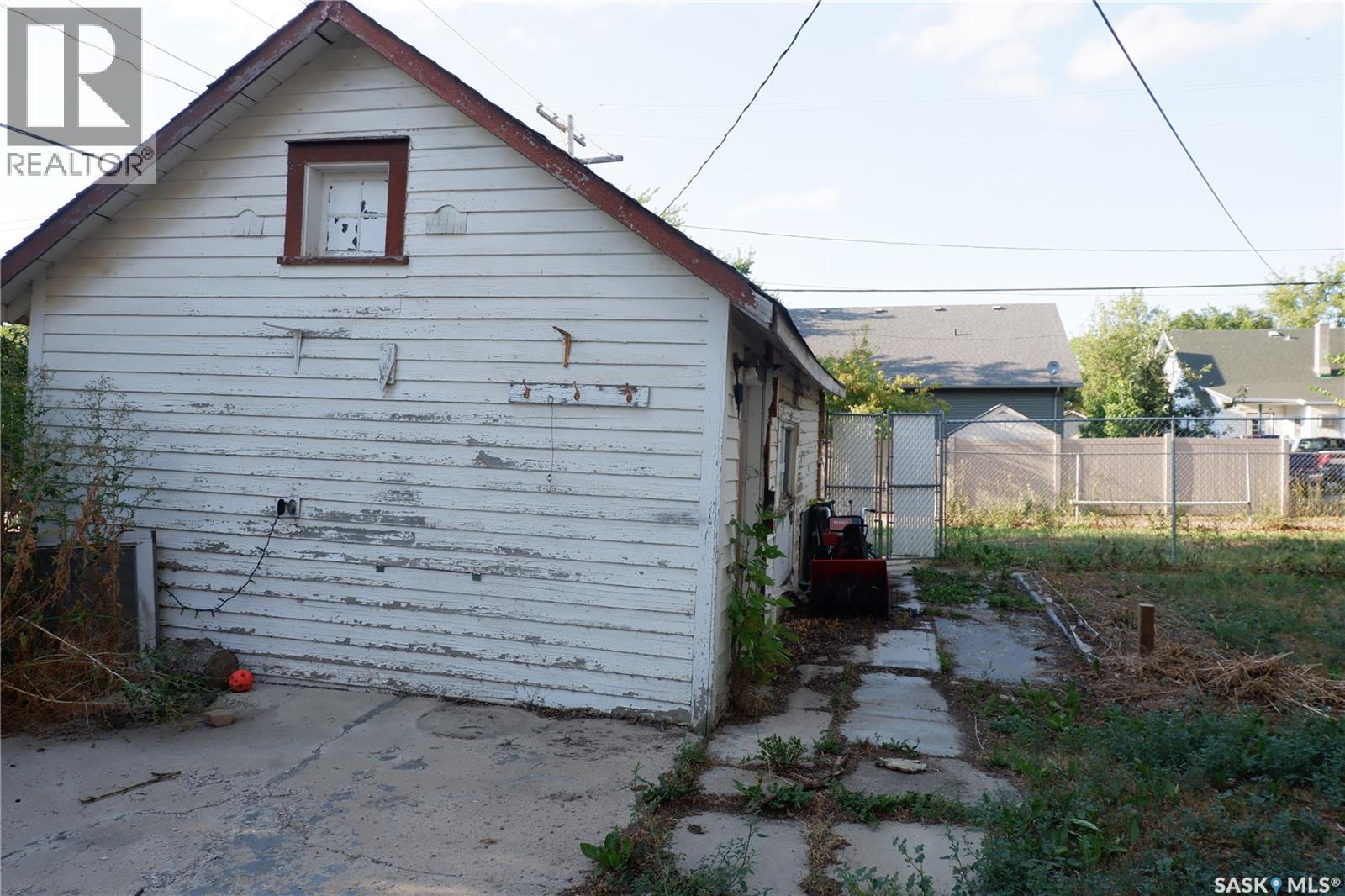 113 2nd AVENUE W — photo 29